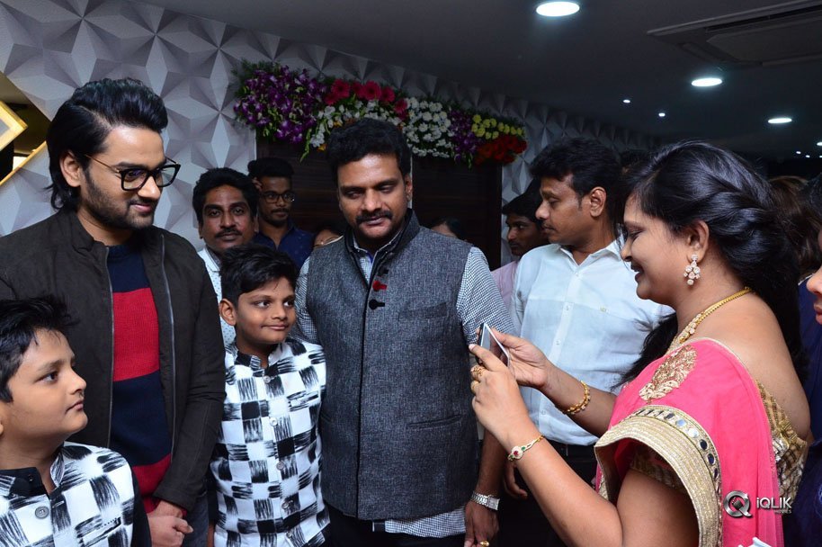 Fashion-Designer-Movie-Team-Launches-F-Salon-at-Jubilee-Hills